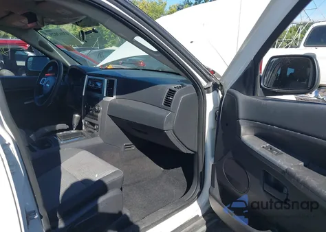 2008 Jeep Grand Cherokee Laredo z USA, uszkodzony, nr VIN 1J8GR48K48C162153